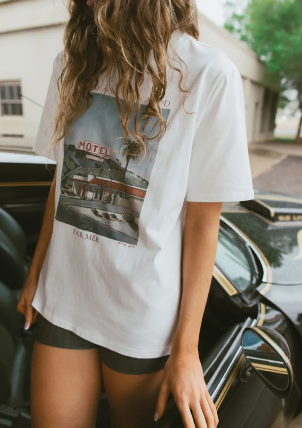 FAR MER No Vacancy Crew Tee