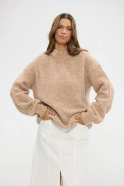 Holiday Island Knit - Oatmeal